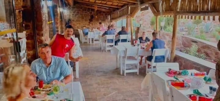 Brandberg White Lady Lodge Uis Экстерьер фото